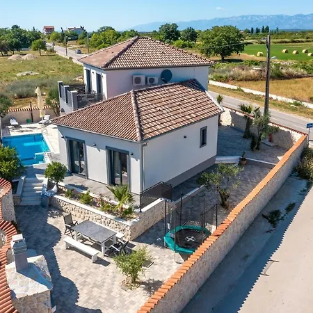 Dalmatinka Villa Murvica (Policnik)